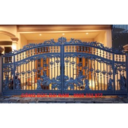 Cổng đúc đặc _ công trình anh Tâm Nam Thiên Q7